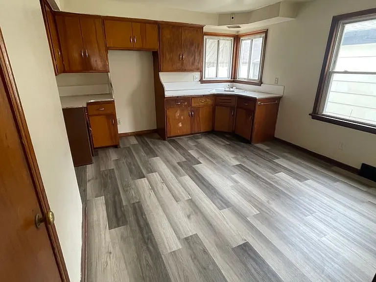 2827 W Bobolink Ave — Photo 9