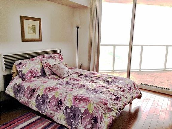 4th image of 16699 Collins Ave #39