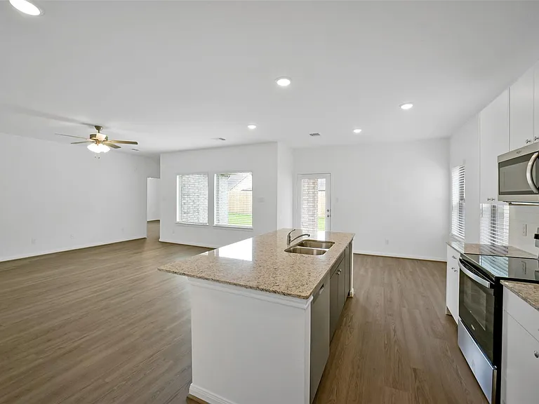 13315 Campos Dr — Photo 7