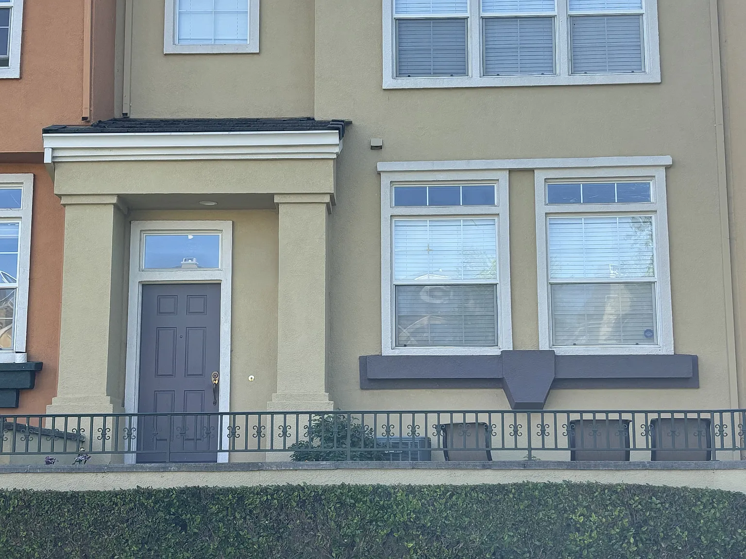 3737 Langdon Cmn — Photo 2