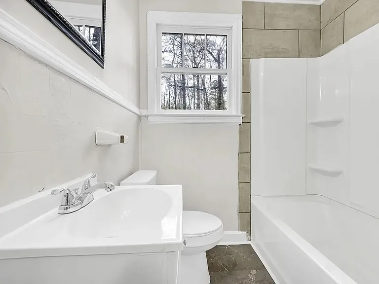 322 Glenn Ave — Photo 5