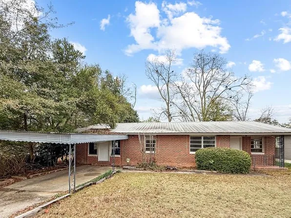 401 Davis St, Ashford, AL 36312