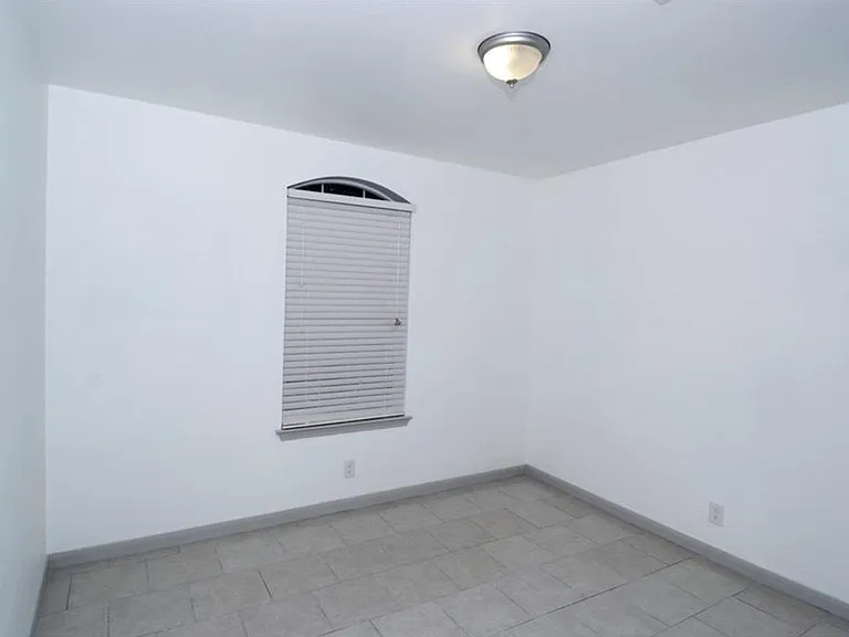 107 Tanglewood Ln — Photo 23