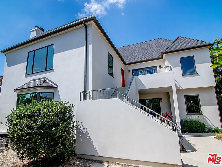 8021 Blackburn Ave #U — Photo 3