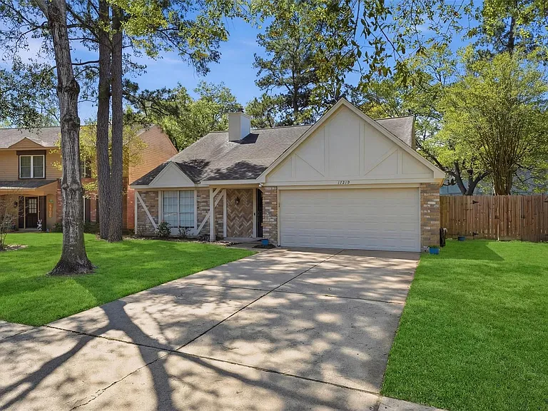 17219 Kettle Creek Dr — Photo 3