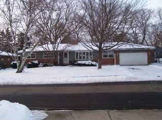 994 Ruth Dr, Elgin, IL 60123