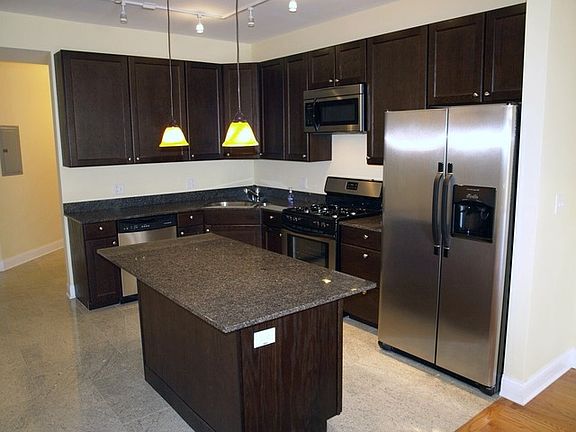 3rd image of 5758 N California Ave #3C