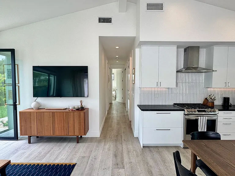 1333 Lake Dr — Photo 14
