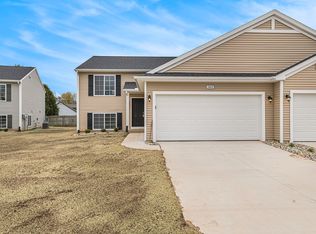 105 Mackenzie St, White Pigeon, MI 49099