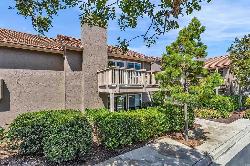 2 bed, 1120 sqft, $4,950 — Photo 1