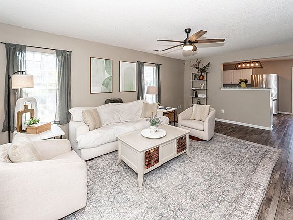 5th image of 217 Dovetail Cir