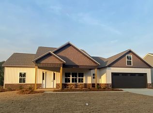 124 Halls Creek Ln, Dothan, AL 36301