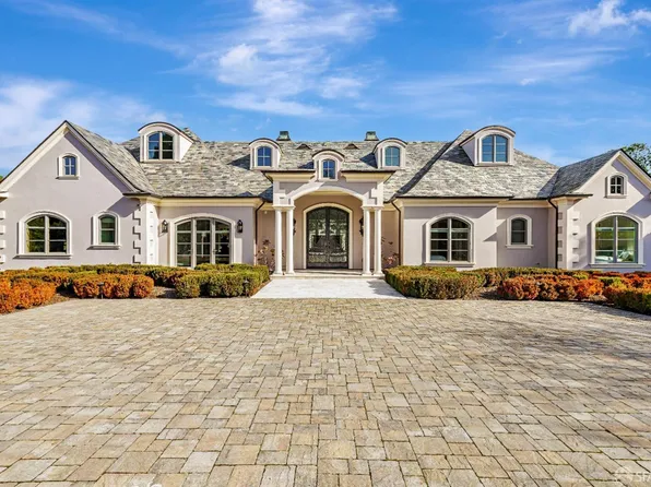 54 Mulberry Ln, Atherton, CA 94027
