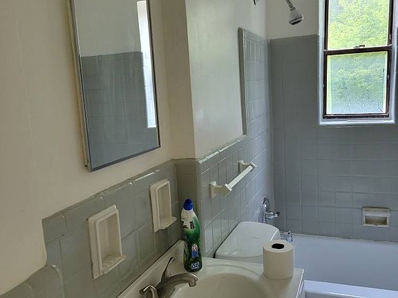 5th image of 4431 Reading Ln #1