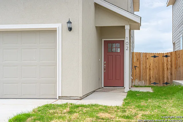 3 bed, 2.5 bath, 1505 sqft, $1,690 — Photo 2