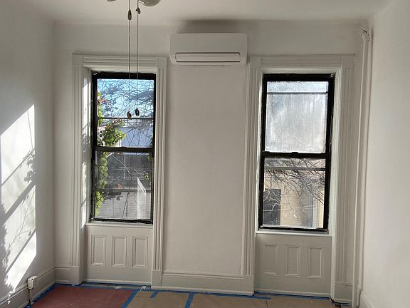 5th image of 7604 Jamaica Ave #1
