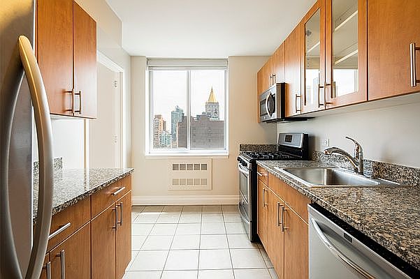 1st image of 776 6th Ave APT 25K