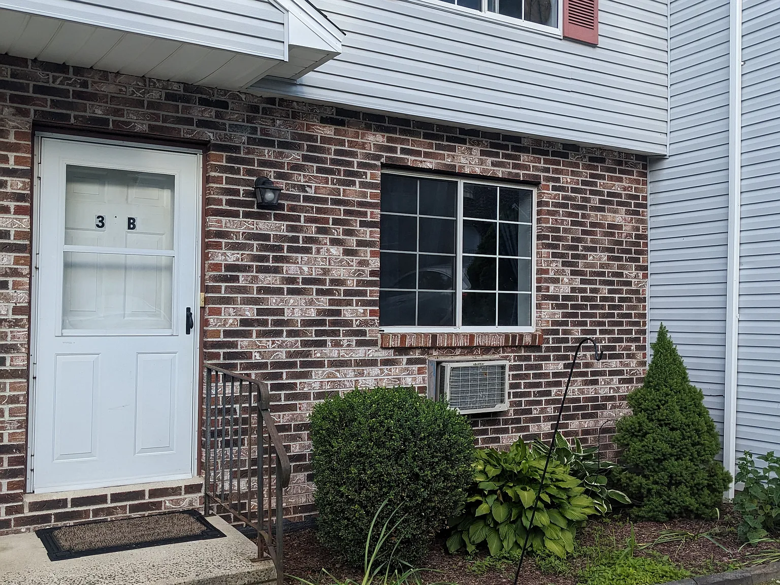 2 bed, 1.5 bath, 1105 sqft, $2,000 — Photo 2