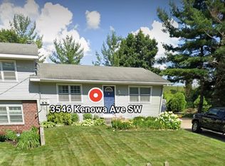 3546 Kenowa Ave SW, Grandville, MI 49418
