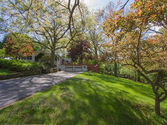 3rd image of 4318 Lakeside Dr