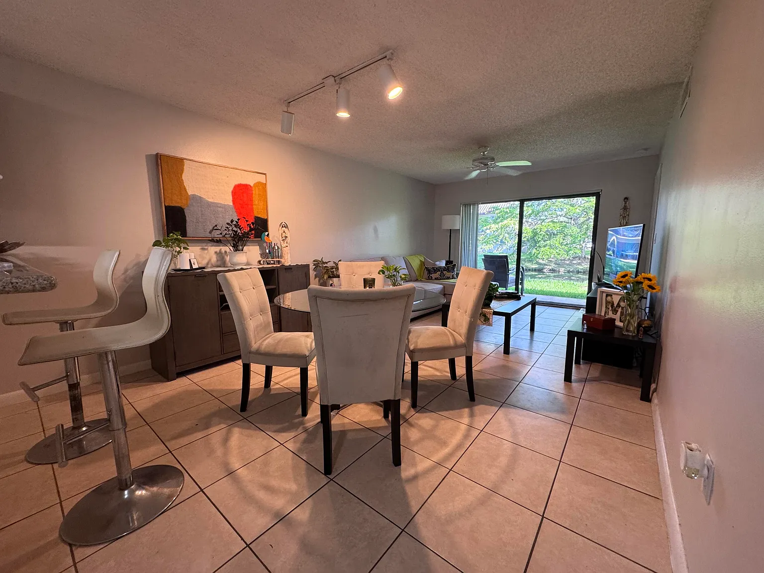2 bed, 2.0 bath, 986 sqft, $2,150 — Photo 4
