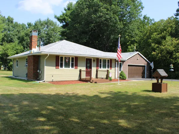 16 Kimberly Ln, Morrisonville, NY 12962