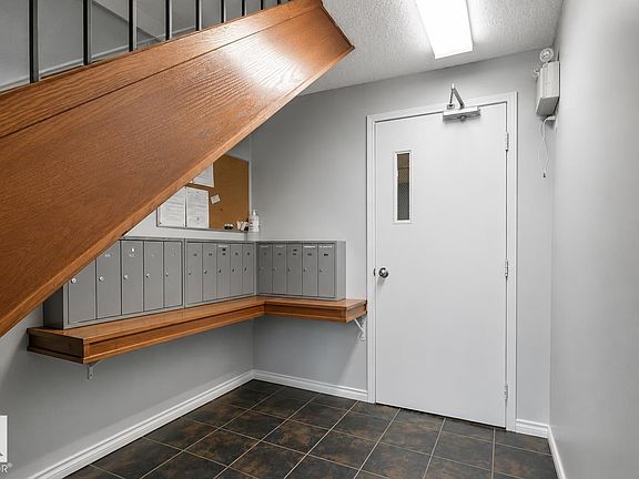 3rd image of 4616 47th St #10