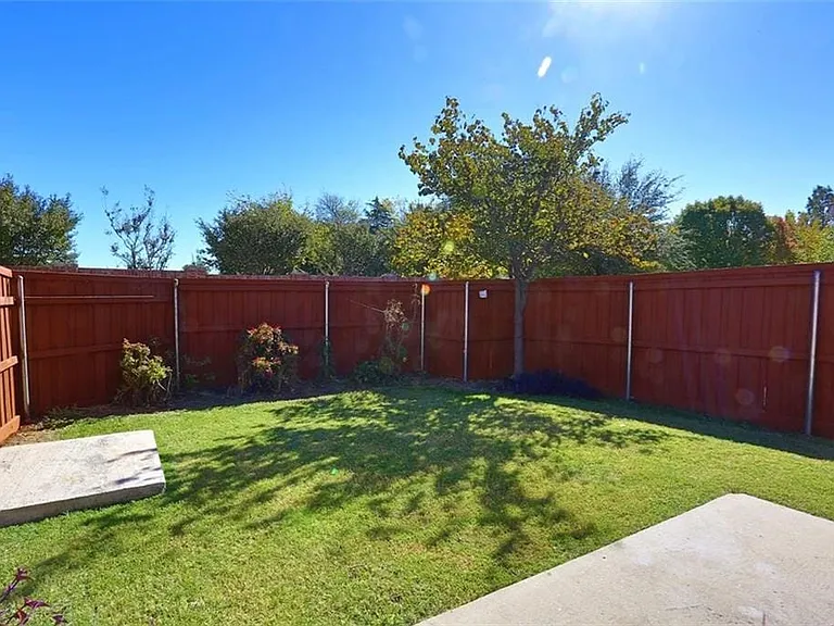 Spacious backyard