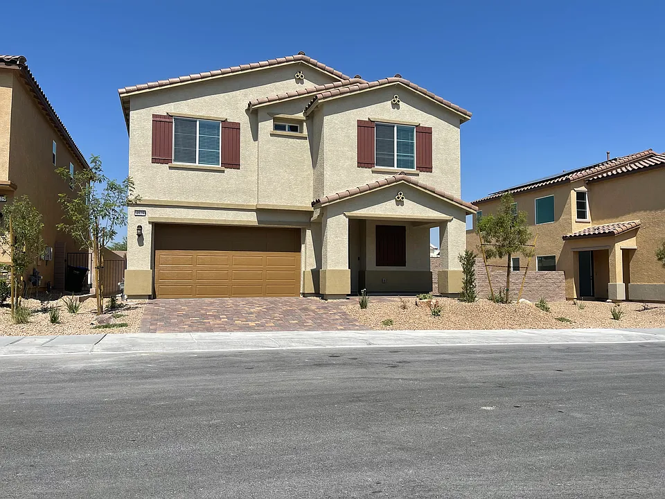 4829 Royal Magnolia St