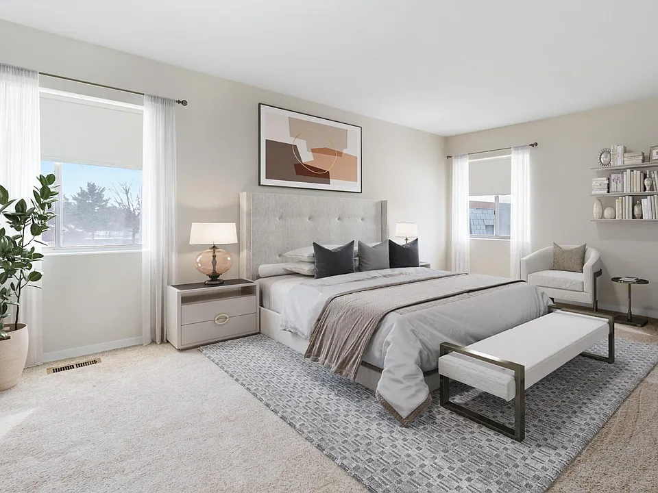 37 Stonehenge Cir