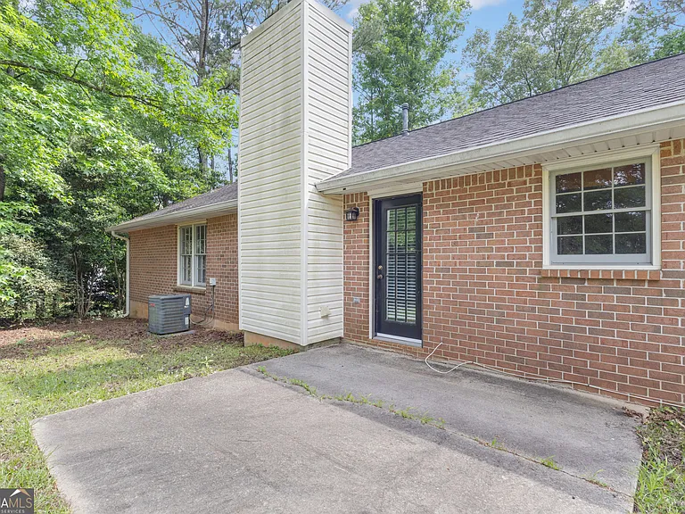 116 Crofts Cor — Photo 32
