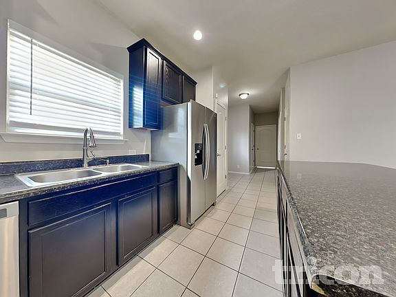 4th image of 240 Dragon Ridge Rd