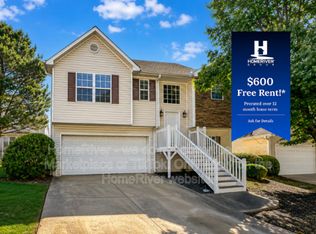 90 Greystone Cir, Hiram, GA 30141