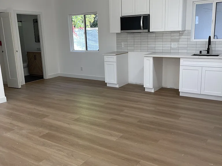 1127B W Ramona Rd #1127B — Photo 6