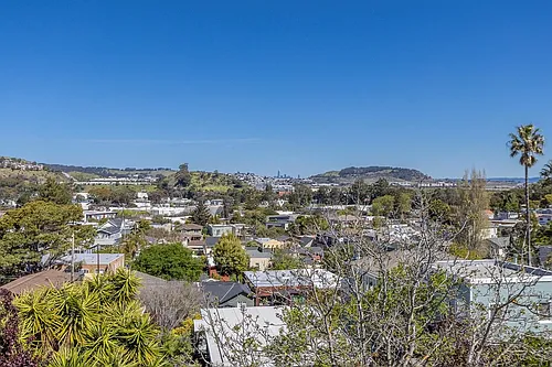 394 Alvarado St Photo 1
