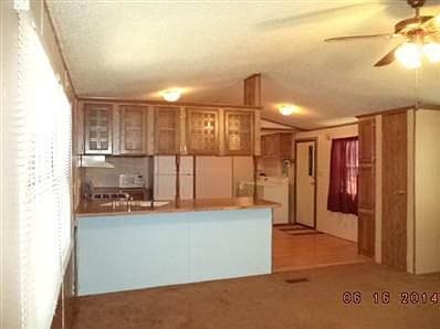 4th image of 13131 Parkway