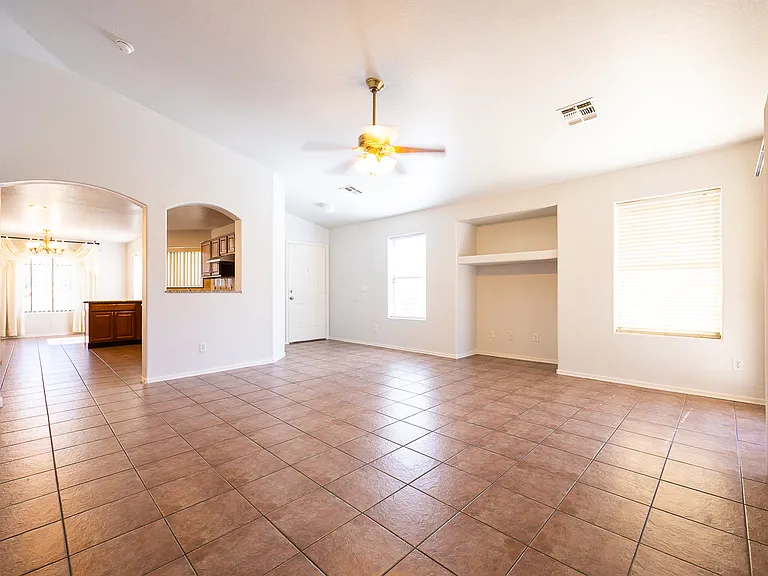 9233 W Mackenzie Dr — Photo 34