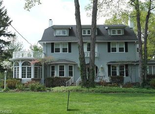 1124 Forest Rd, Lakewood, OH 44107