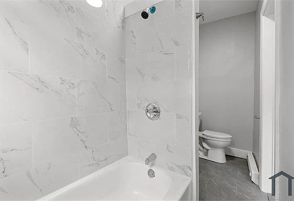 5th image of 25 Whittier St APT 5