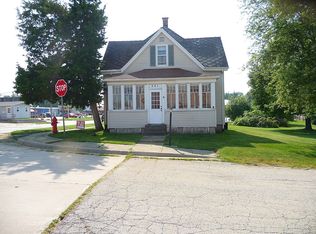 521 S Mulberry St, Clinton, IL 61727