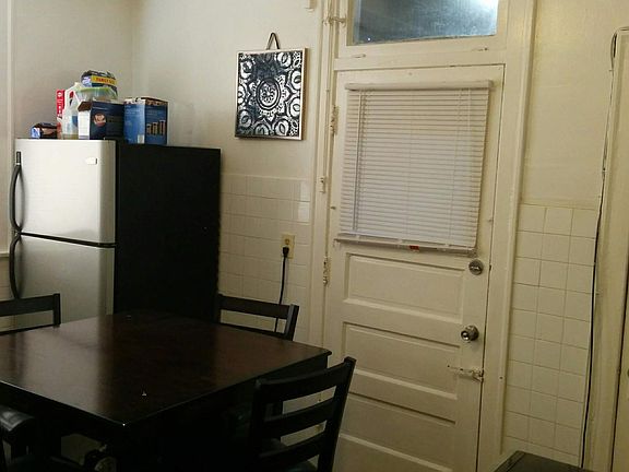 4th image of 1300 N Pine Ave #13042