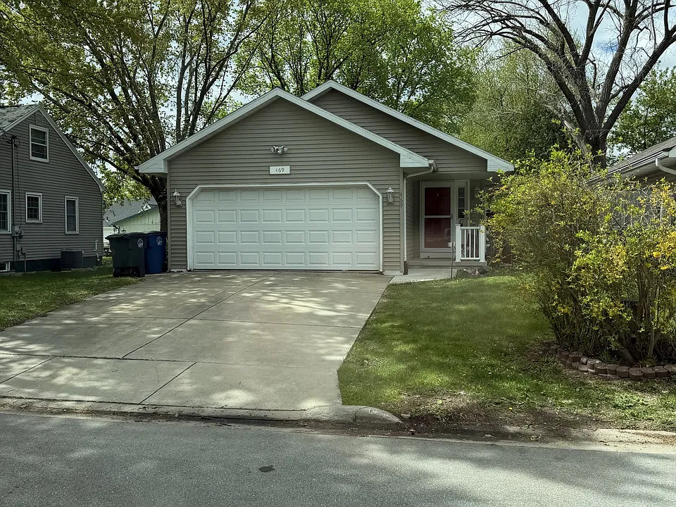 469 Dutton Ave