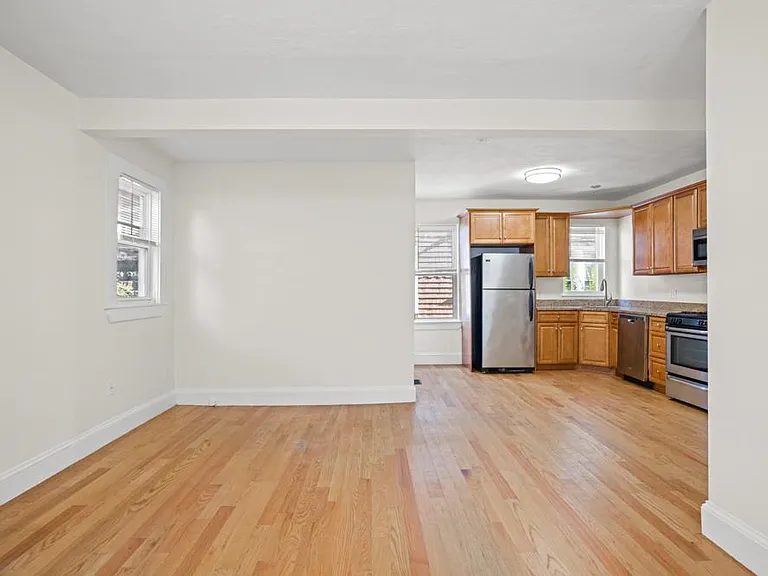 20 Sudan St #3 — Photo 10