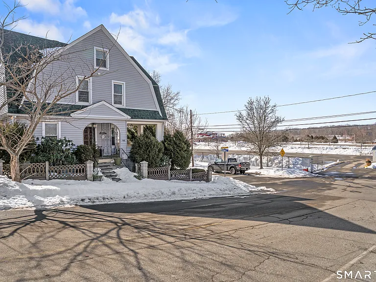 94 Neptune Ave — Photo 4