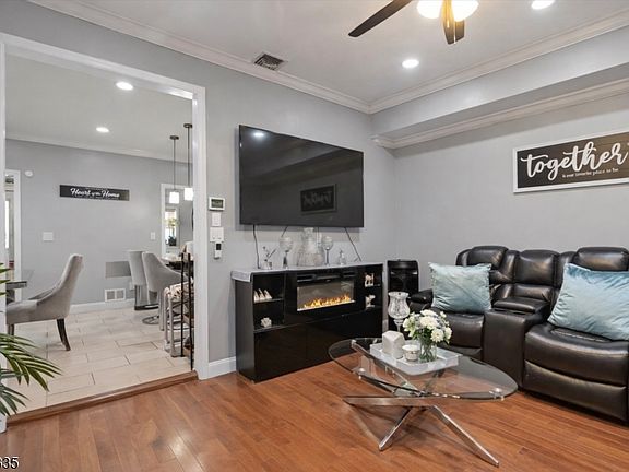 4th image of 7 Martin St