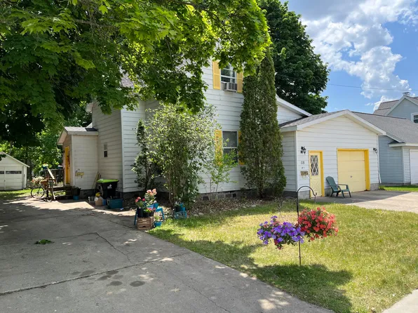 118 E 3rd St, Gaylord, MI 49735
