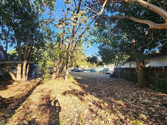 5th image of 6742 NW 4th Ave