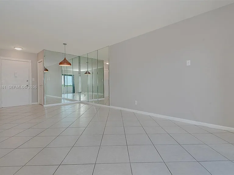 200 S Birch Rd #604 — Photo 6