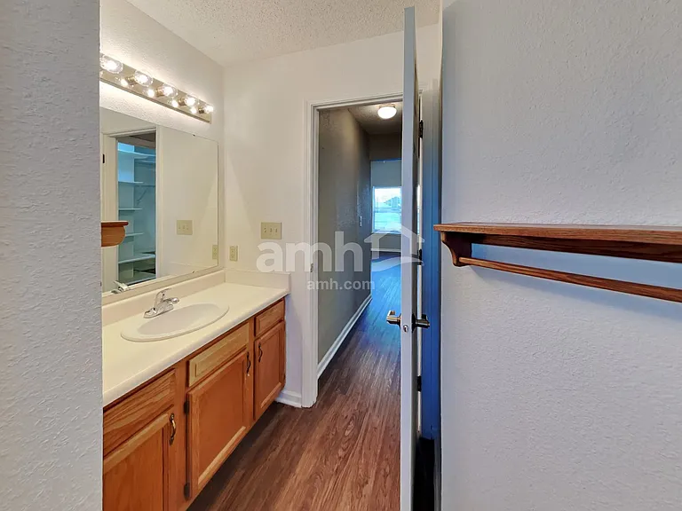 7411 Cordova Dr — Photo 11