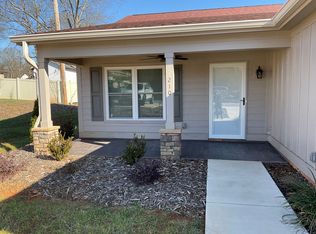 210 State St, Lincolnton, NC 28092